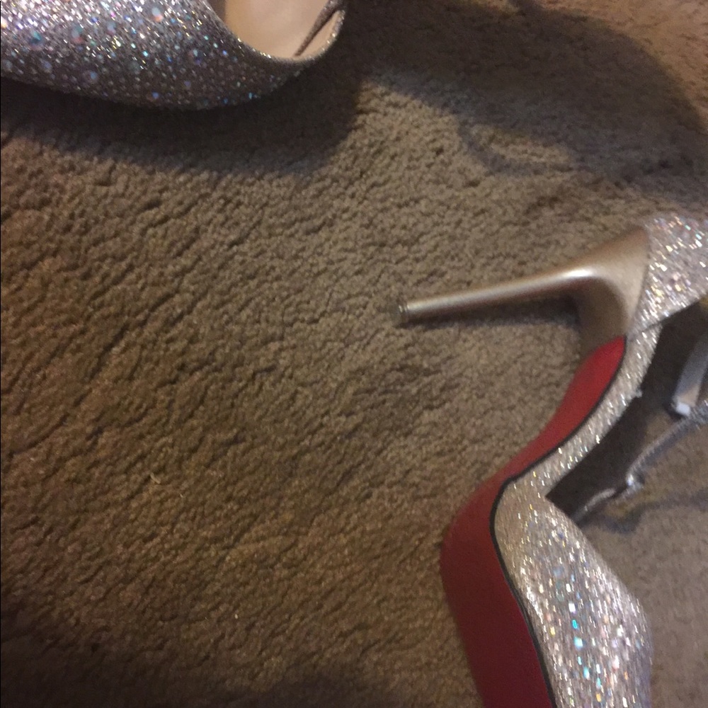 Shoes - Picture 3 of 4